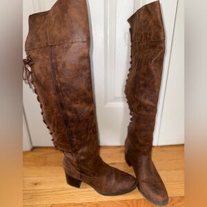 Brown Knee High Lace up Boots with Heel - women’s size 9